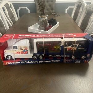 #10 Johnny Benson Hauler Set - White and Blue